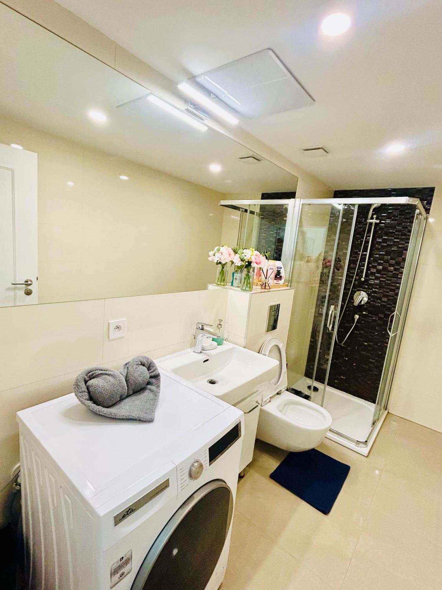 פראג New Design & Style Apartments 50M From Wenceslas Square מראה חיצוני תמונה