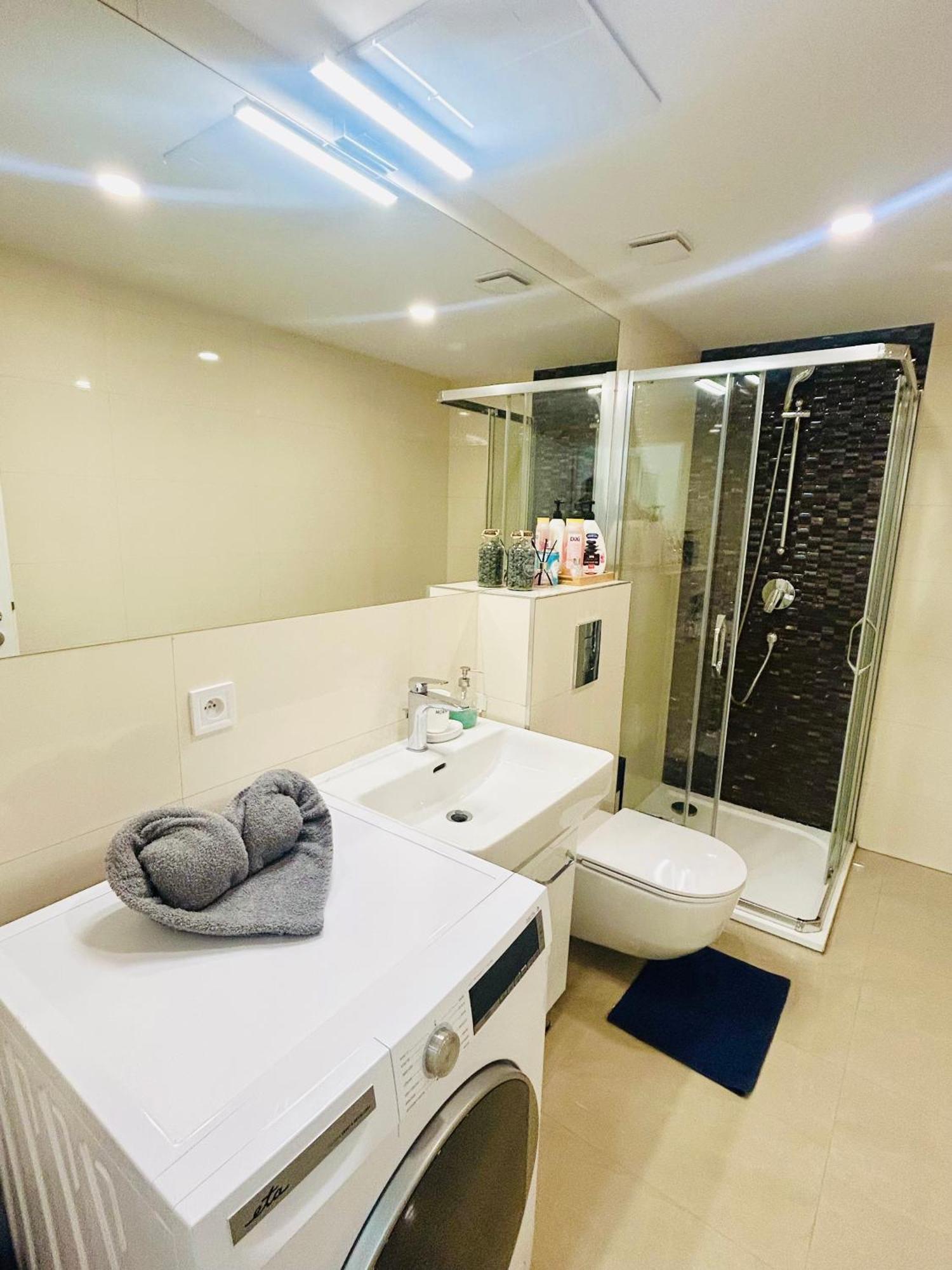 פראג New Design & Style Apartments 50M From Wenceslas Square מראה חיצוני תמונה